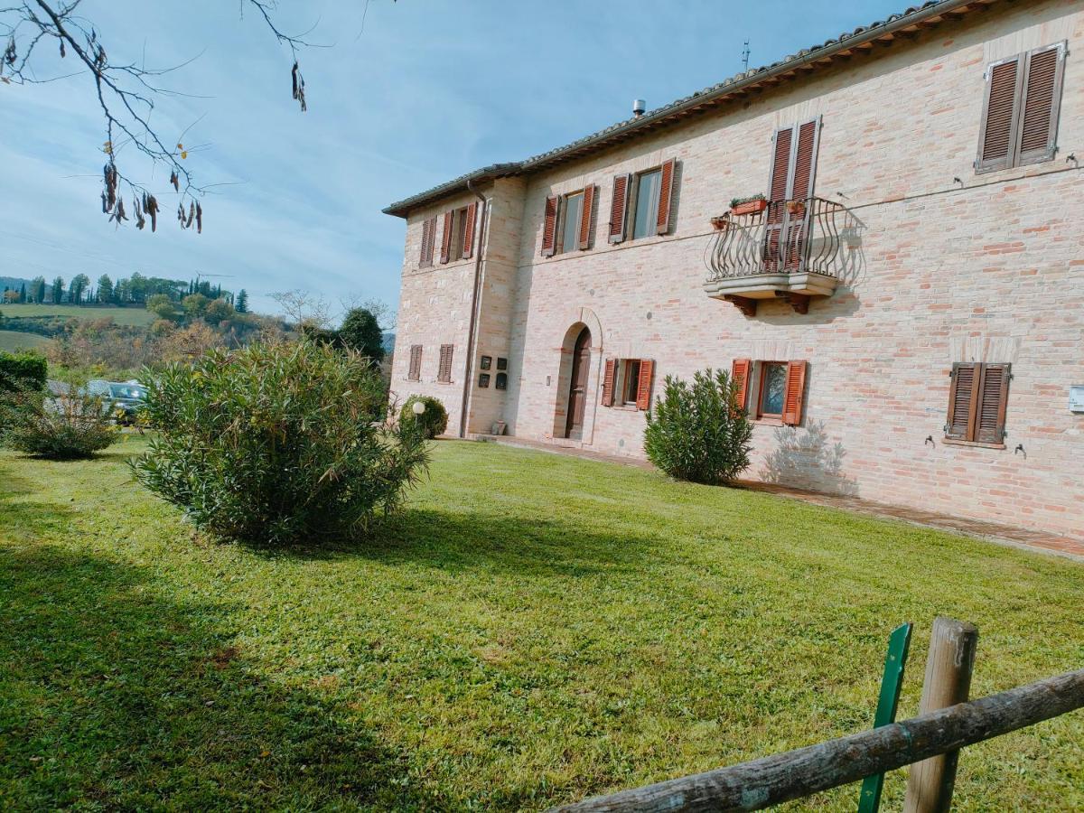 Ca' Tomassino Holiday Apartments Urbino Bagian luar foto