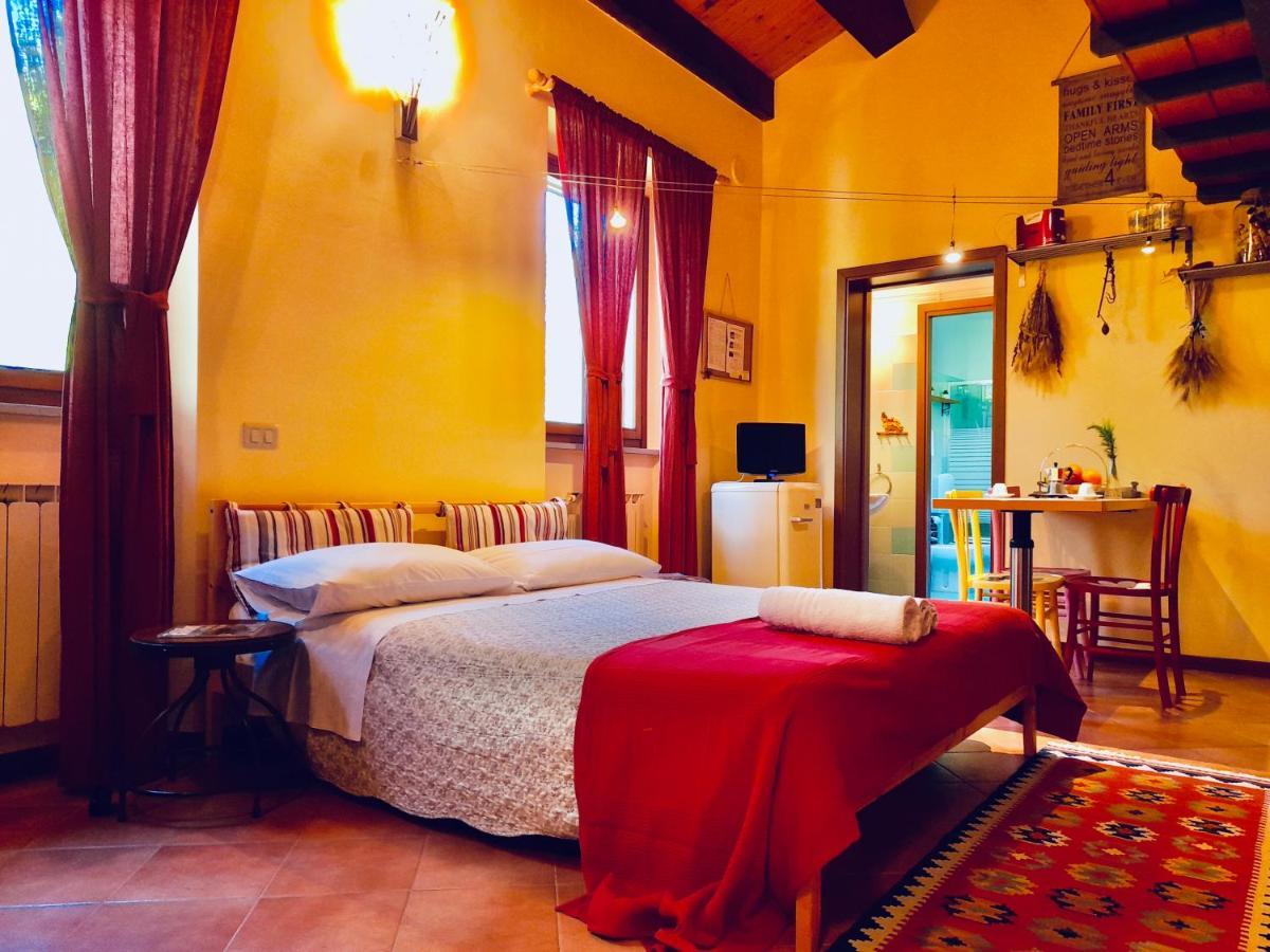 Ca' Tomassino Holiday Apartments Urbino Bagian luar foto