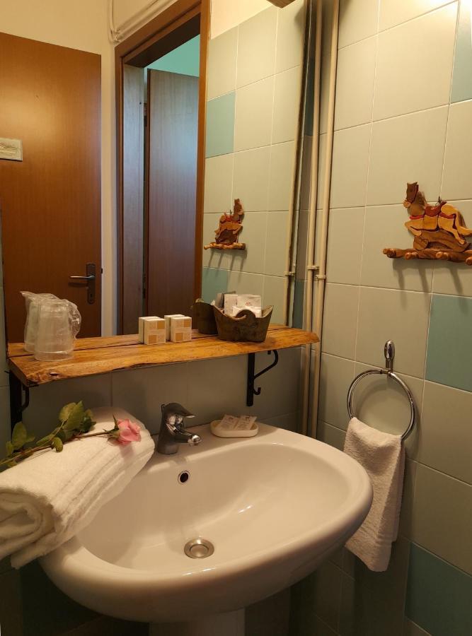 Ca' Tomassino Holiday Apartments Urbino Bagian luar foto